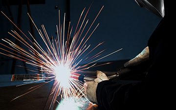Welding in a semi-automatic application
